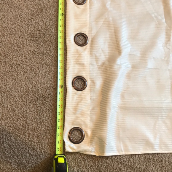 Set of beige curtains - Picture 3 of 4